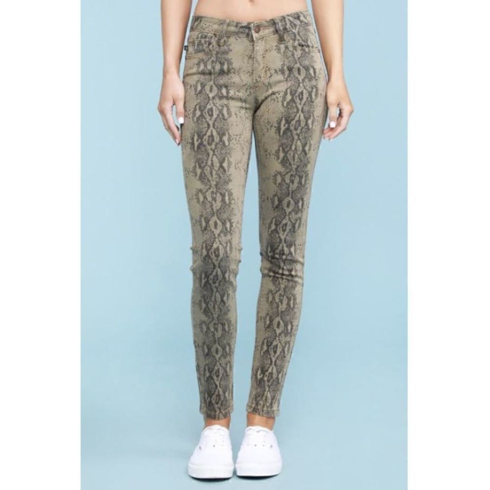 Judy Blue Snake Print Skinny Fit Jeans Size 25 Stretch Mid Rise